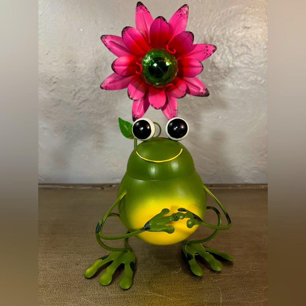 Green Frog Figurine with Pink Solar Flower
